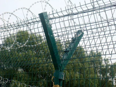 機場護(hù)欄網(wǎng)與防盜網(wǎng) 構(gòu)筑空港安全的雙重防線