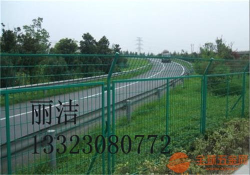 金屬絲桃形立柱護(hù)欄網(wǎng) 優(yōu)質(zhì)廠家的產(chǎn)品特點詳解